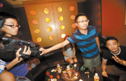 李克强栗战书汪洋王沪宁赵乐际韩正分别看望出席全国政协十三届三次会议委员