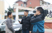 牛俊雁在鄂旗调研脱贫攻坚工作